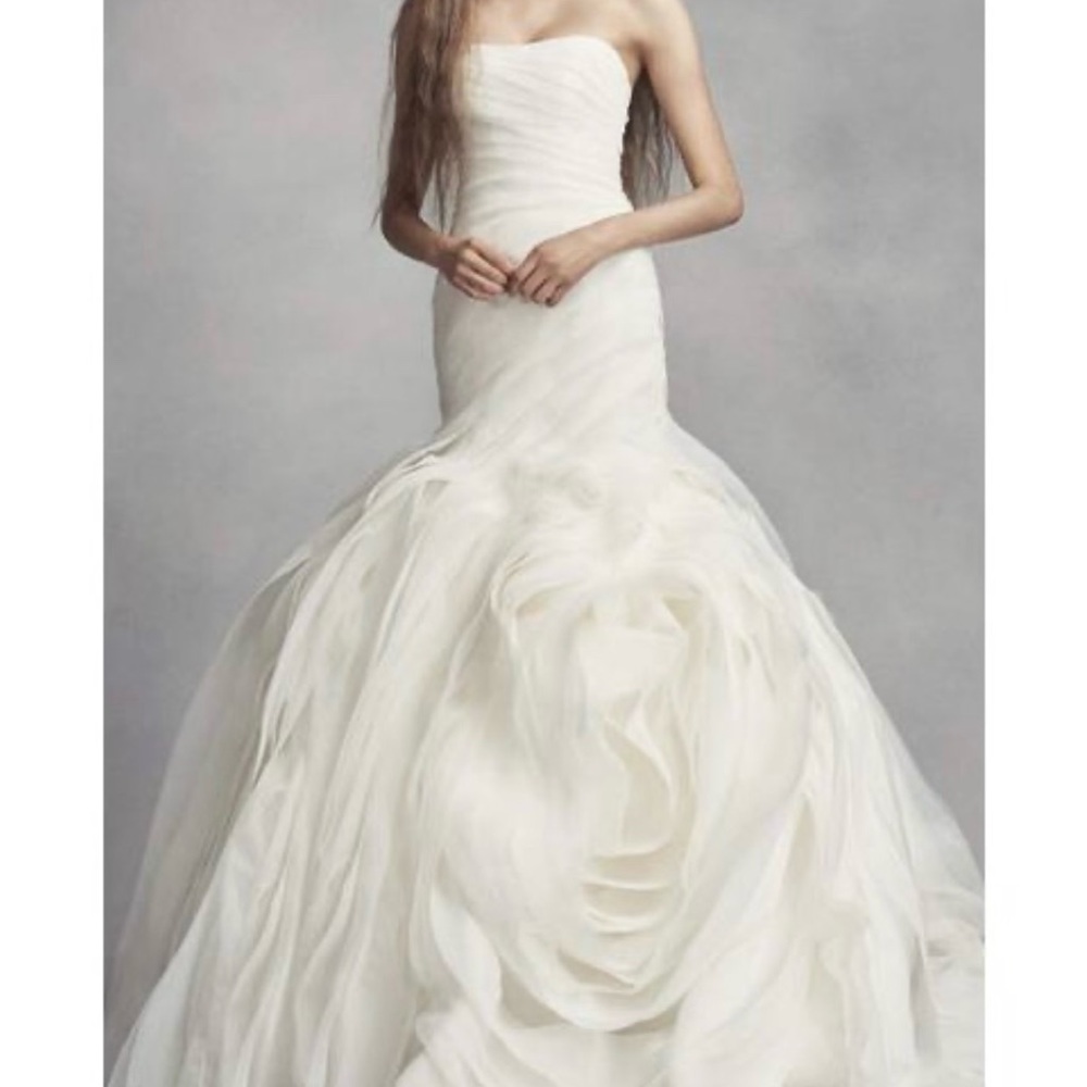 Vera Wang Organza Wedding Dress Size 8 NWT